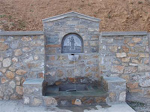 Μια γραφική βρύση στο χωριό