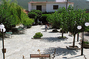 Η πλατεία της Βρύναινας